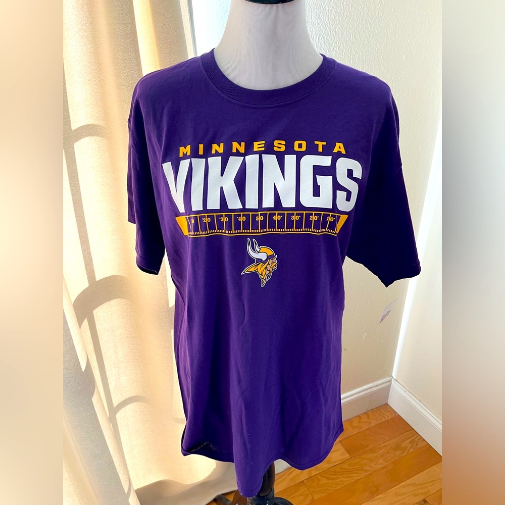 ✨✨NEW!  Bargain!  Minnesota Vikings T!✨✨